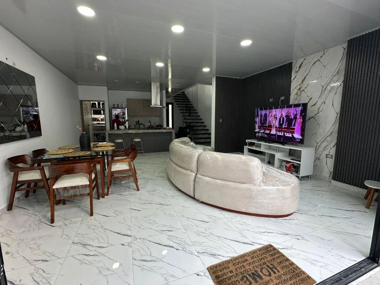 Interior 1 de Casa moderna de 3 pisos